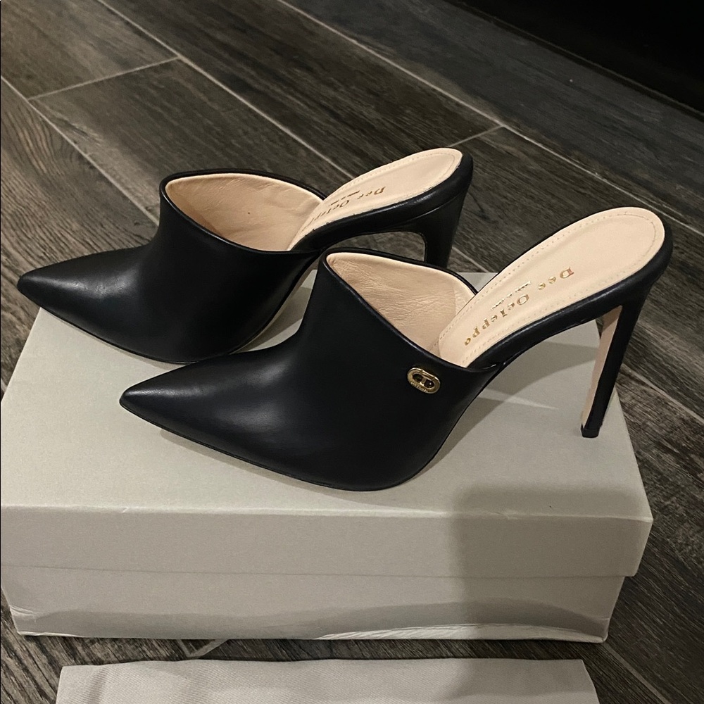 Dee Ocleppo Black Leather Pointed-Toe Mule Heels